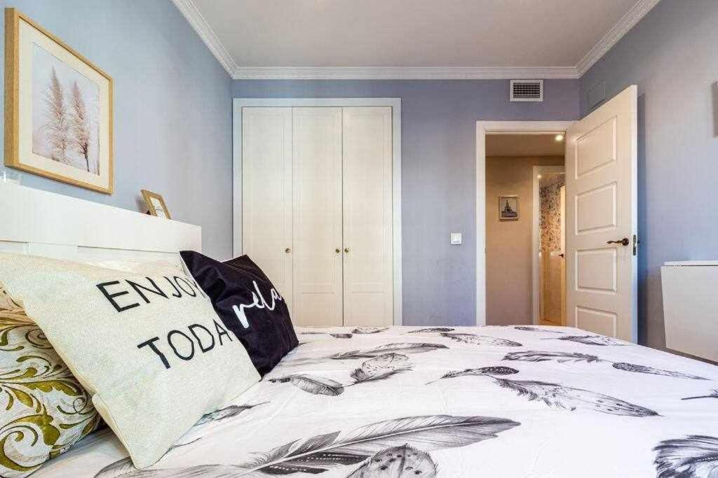 Apartamento 3 En Estadio Del Sevilla 8 Plazas Y M