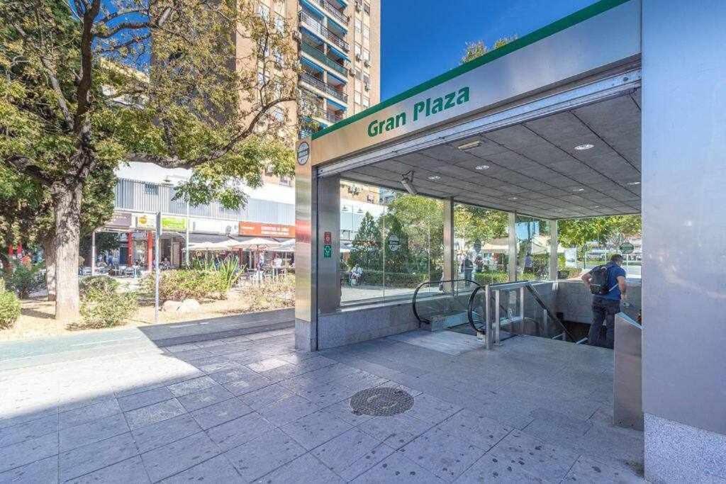 Appartement 3 En Estadio Del Sevilla, 8 Plazas Y M *